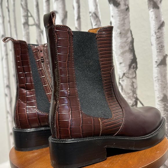 NWOT Jeffrey Campbell Chelsea Boots - Picture 2 of 7